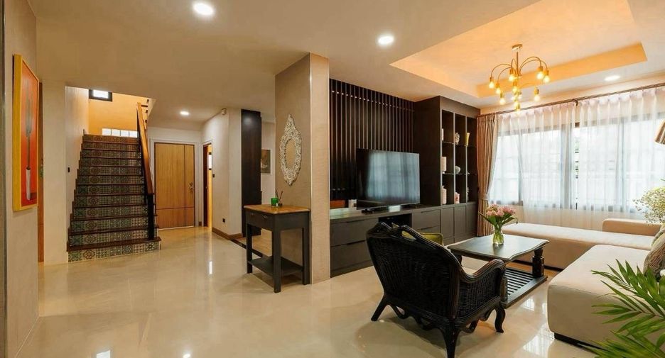 For rent 5 bedrooms house in Mueang Chiang Mai, Chiang Mai