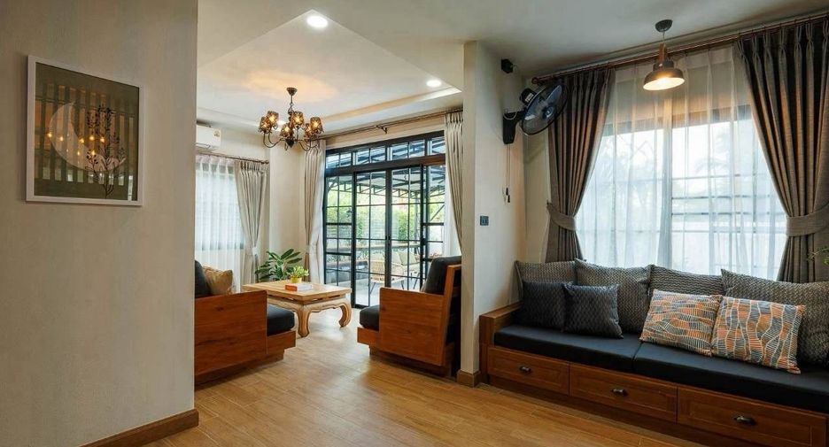For rent 5 bedrooms house in Mueang Chiang Mai, Chiang Mai