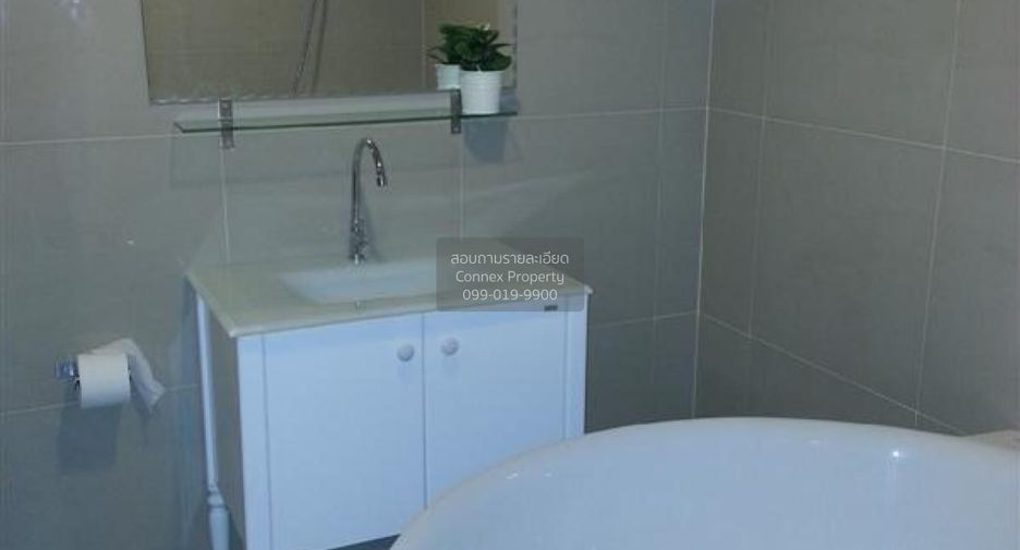 For rent 2 bedrooms condo in Si Racha, Chonburi