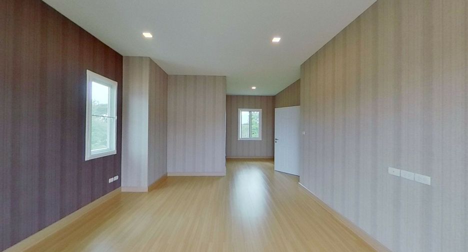 Casa en venta de 4 habitaciones en San Sai, Chiang Mai