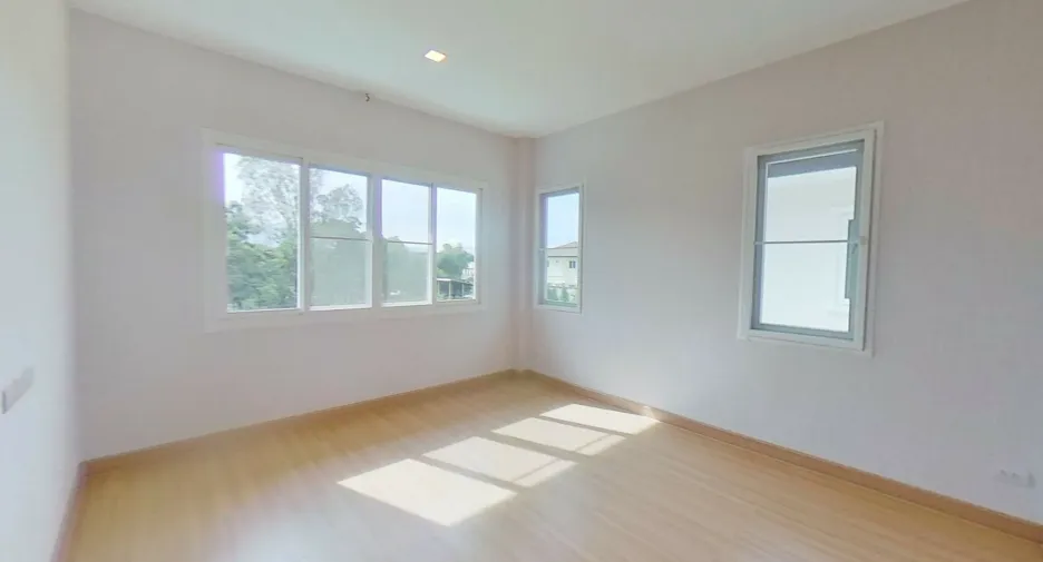 Casa en venta de 4 habitaciones en San Sai, Chiang Mai