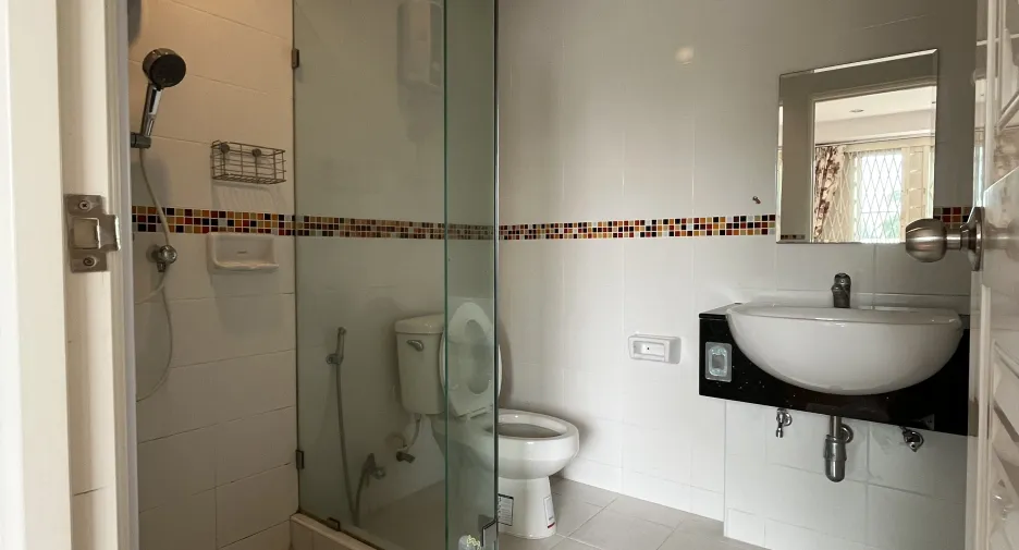 For sale and for rent 4 bedrooms townhouse in Mueang Nonthaburi, Nonthaburi