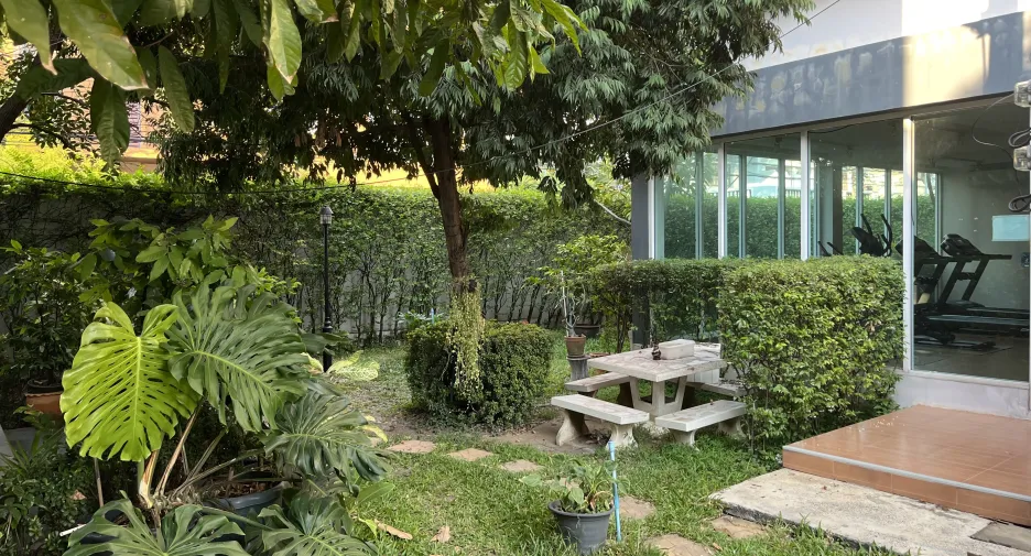 For sale and for rent 4 bedrooms townhouse in Mueang Nonthaburi, Nonthaburi