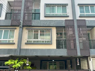 For sale and for rent 4 bedrooms townhouse in Mueang Nonthaburi, Nonthaburi