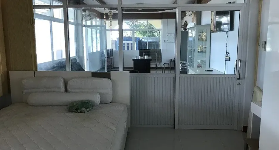 À louer 1 chambre maison à Sawang Daen Din, Sakon Nakhon