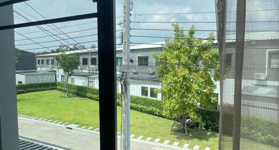 For rent 3 bedrooms townhouse in Bang Phli, Samut Prakan