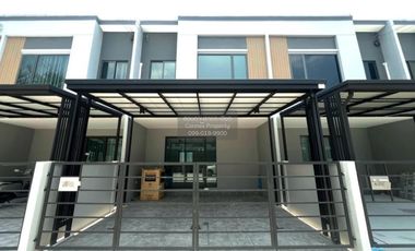 For rent 3 bedrooms townhouse in Bang Phli, Samut Prakan
