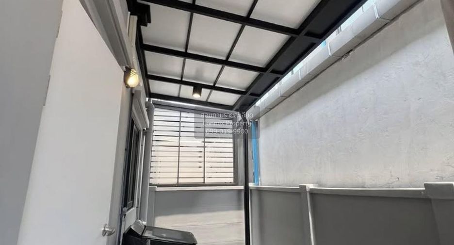 For rent 3 bedrooms townhouse in Bang Phli, Samut Prakan