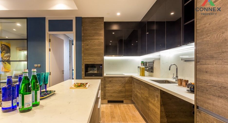 For rent 2 bedrooms condo in Pathum Wan, Bangkok