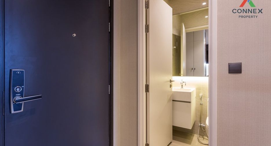 For rent 2 bedrooms condo in Pathum Wan, Bangkok