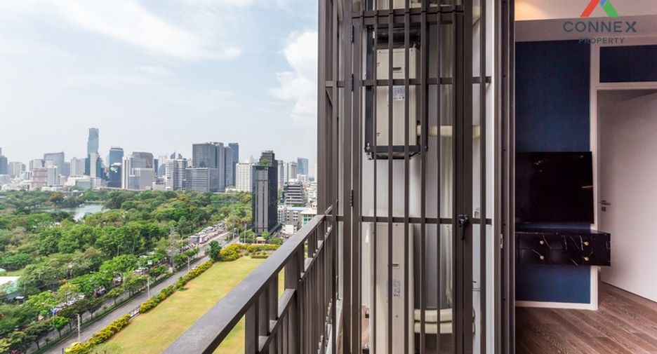 For rent 2 bedrooms condo in Pathum Wan, Bangkok