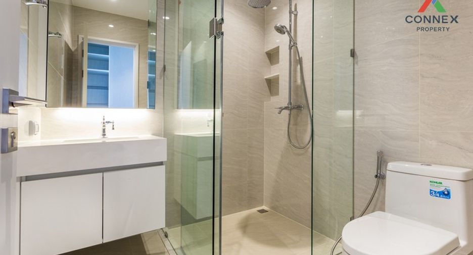 For rent 2 bedrooms condo in Pathum Wan, Bangkok