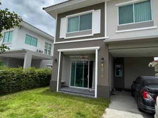 Casa en alquiler de 3 habitaciones en Bang Khen, Bangkok