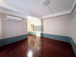 出租 5 卧室 联排别墅 在 Suan Luang, 曼谷