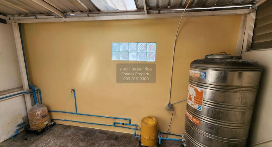 For rent 3 bedrooms townhouse in Wang Thonglang, Bangkok