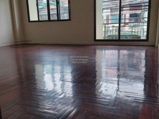 For rent 3 ベッドルーム townhouse in Wang Thonglang, Bangkok