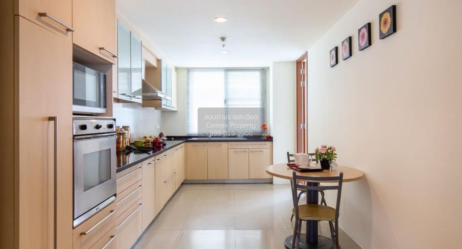 For rent 4 bedrooms condo in Sathon, Bangkok