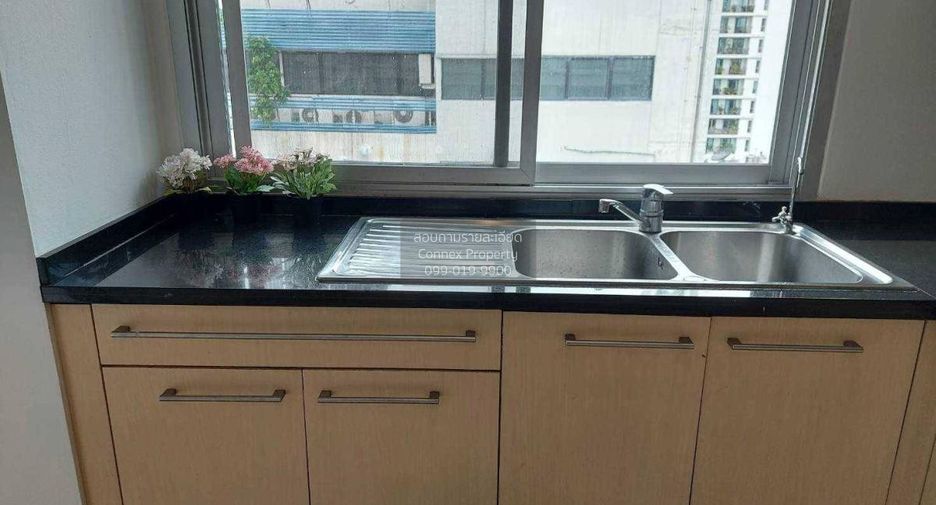 For rent 4 bedrooms condo in Sathon, Bangkok
