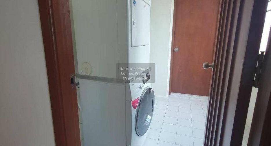 For rent 4 bedrooms condo in Sathon, Bangkok