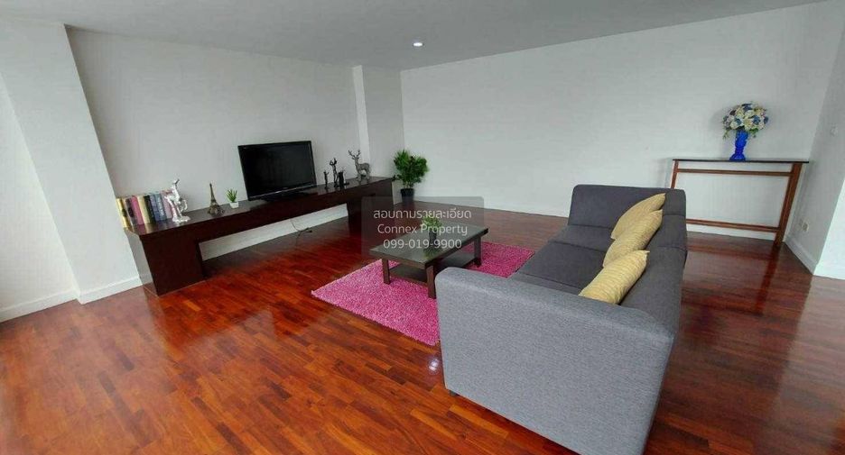 For rent 4 bedrooms condo in Sathon, Bangkok