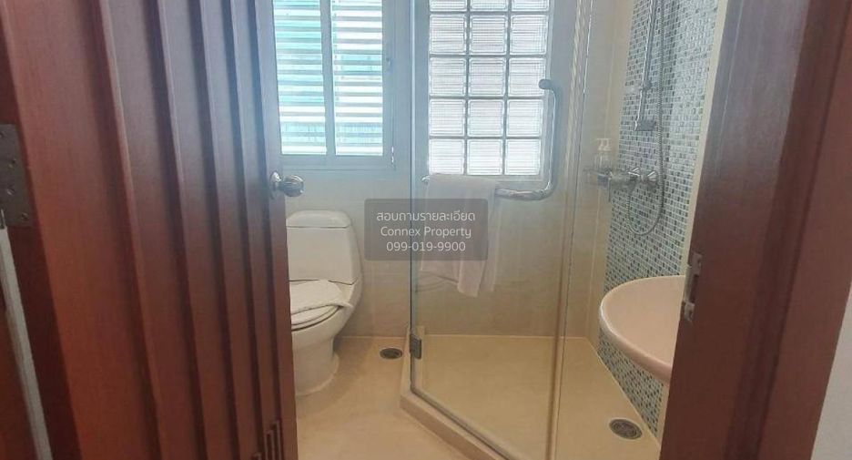 For rent 4 bedrooms condo in Sathon, Bangkok