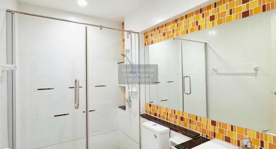 Reihenhaus zur Miete mit 3 Zimmer in Phra Khanong, Bangkok