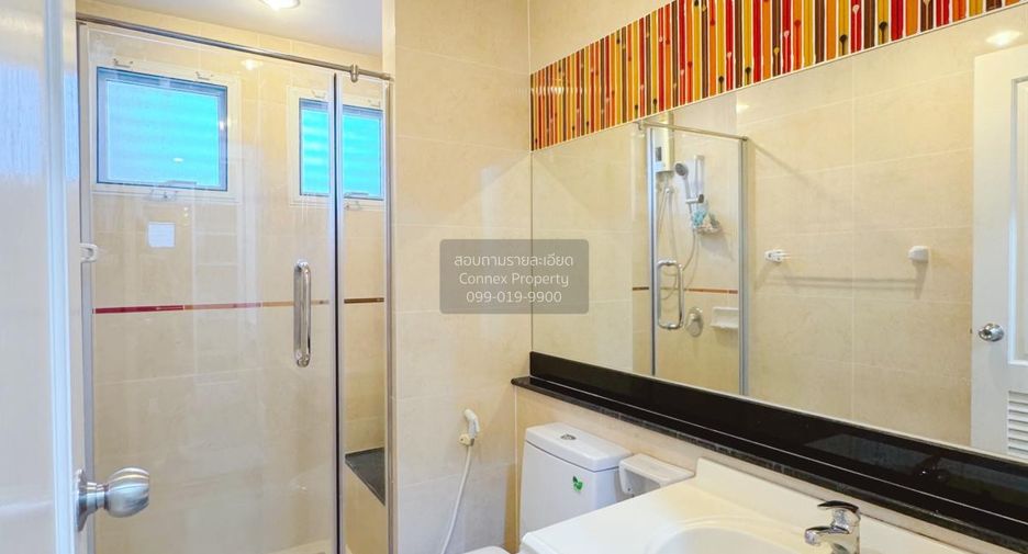 Reihenhaus zur Miete mit 3 Zimmer in Phra Khanong, Bangkok