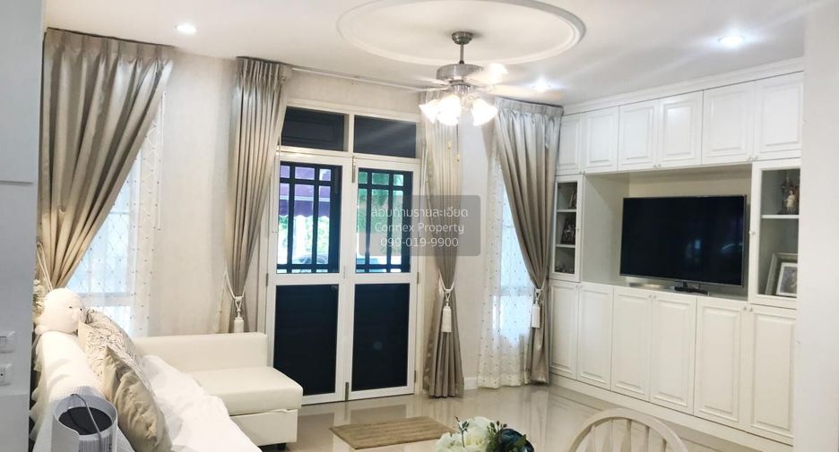 Reihenhaus zur Miete mit 3 Zimmer in Phra Khanong, Bangkok