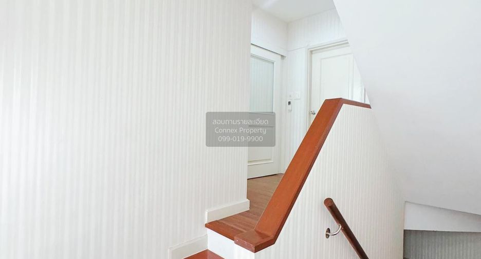 Reihenhaus zur Miete mit 3 Zimmer in Phra Khanong, Bangkok