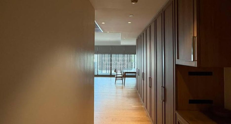 For rent 2 bedrooms condo in Yan Nawa, Bangkok