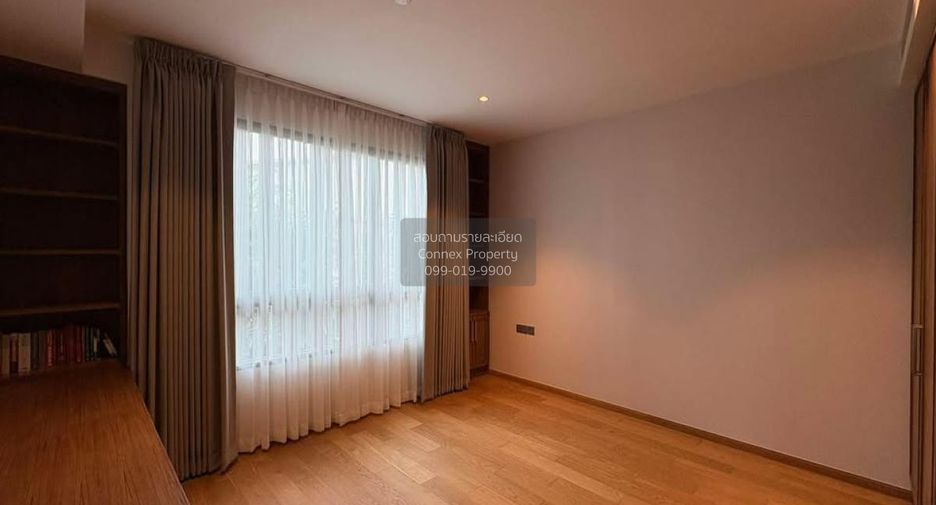 For rent 2 bedrooms condo in Yan Nawa, Bangkok