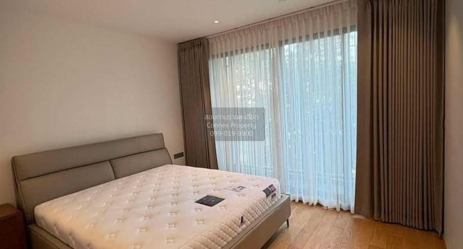 For rent 2 bedrooms condo in Yan Nawa, Bangkok