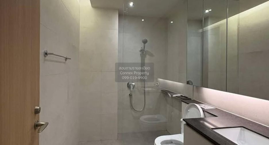 For rent 2 bedrooms condo in Yan Nawa, Bangkok