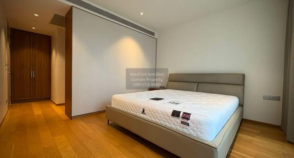 For rent 2 bedrooms condo in Yan Nawa, Bangkok