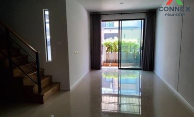 For rent 3 bedrooms townhouse in Mueang Pathum Thani, Pathum Thani