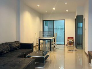 For rent 3 bedrooms townhouse in Lat Phrao, Bangkok