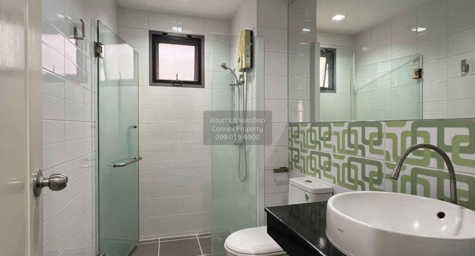 Reihenhaus zur Miete mit 3 Zimmer in Lat Phrao, Bangkok