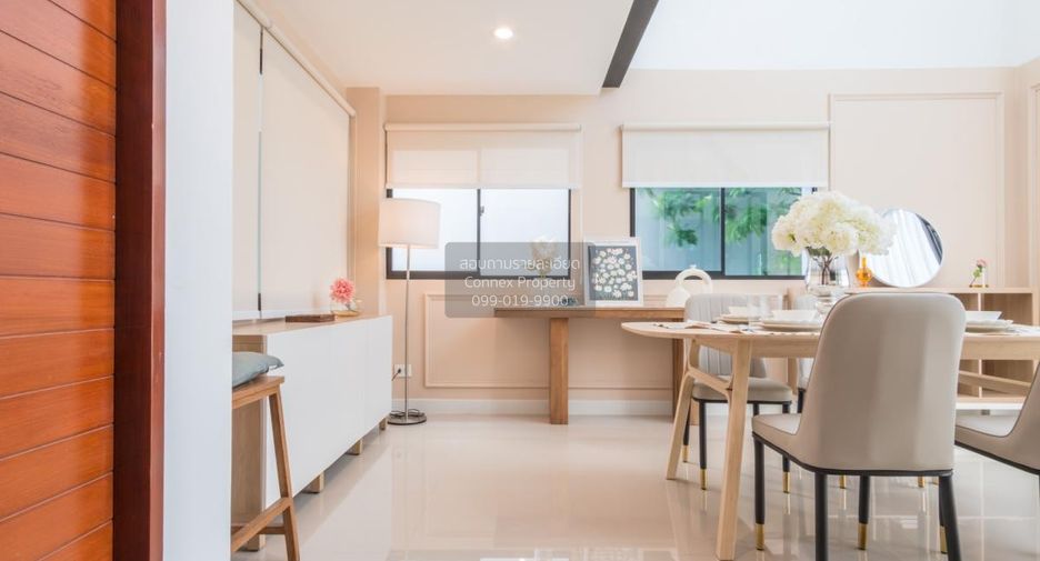 For rent 3 bedrooms townhouse in Saphan Sung, Bangkok