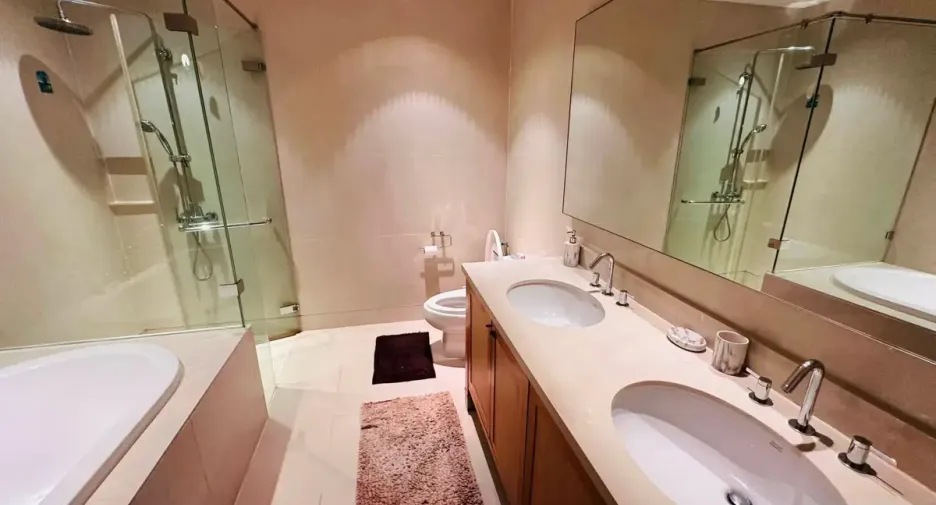 For rent 1 bed condo in Khlong Toei, Bangkok