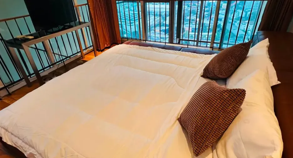 For rent 1 bed condo in Khlong Toei, Bangkok