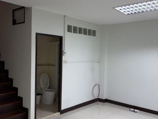 Reihenhaus zur Miete mit 4 Zimmer in Phra Khanong, Bangkok