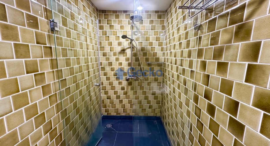 For rent 2 bedrooms condo in Bang Lamung, Chonburi