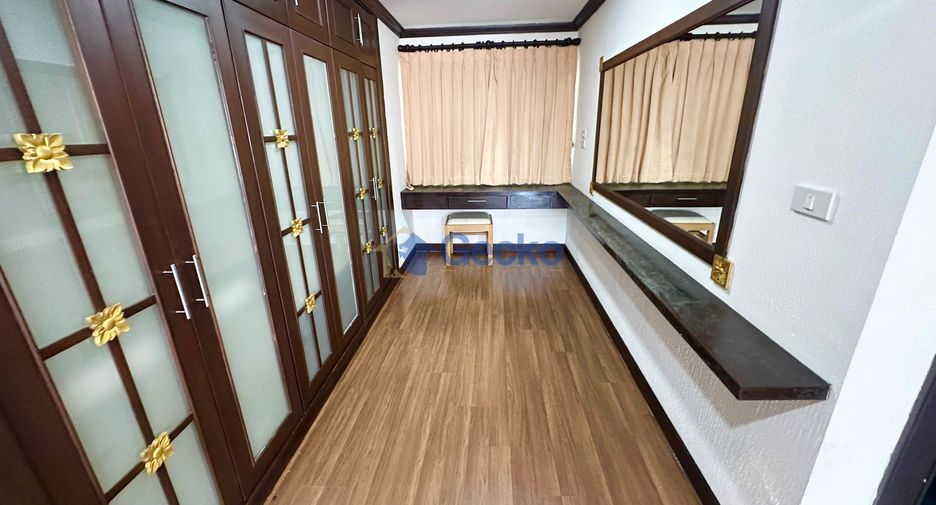 For rent 2 bedrooms condo in Bang Lamung, Chonburi