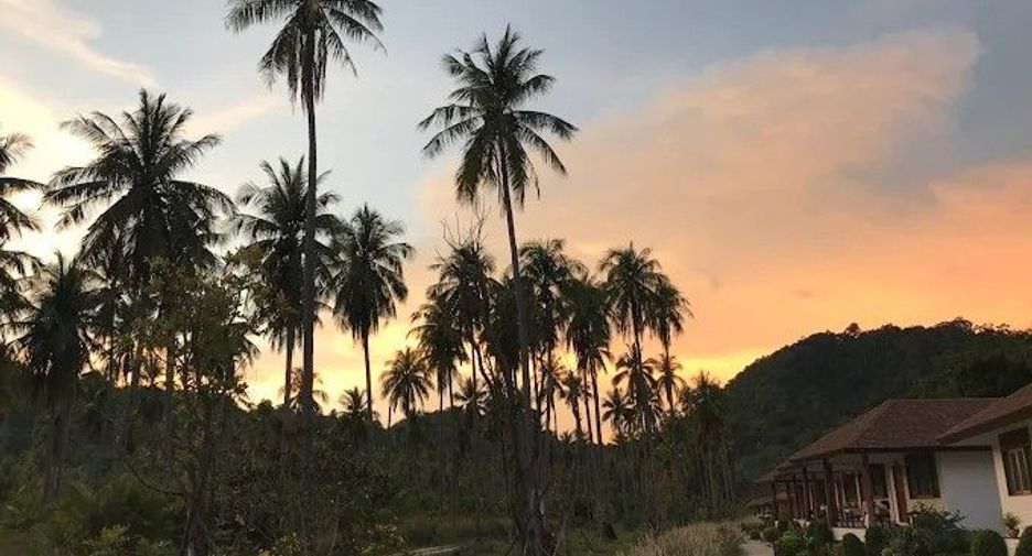 For sale 30 bedrooms hotel in Ko Lanta, Krabi