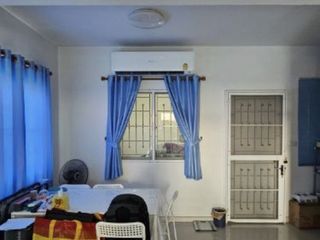 Casa adosada en venta de 3 habitaciones en Lat Krabang, Bangkok