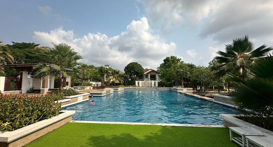 For rent 3 bedrooms house in Khan Na Yao, Bangkok