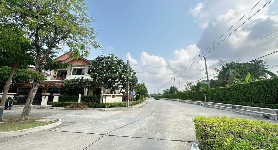 For rent 3 bedrooms house in Khan Na Yao, Bangkok