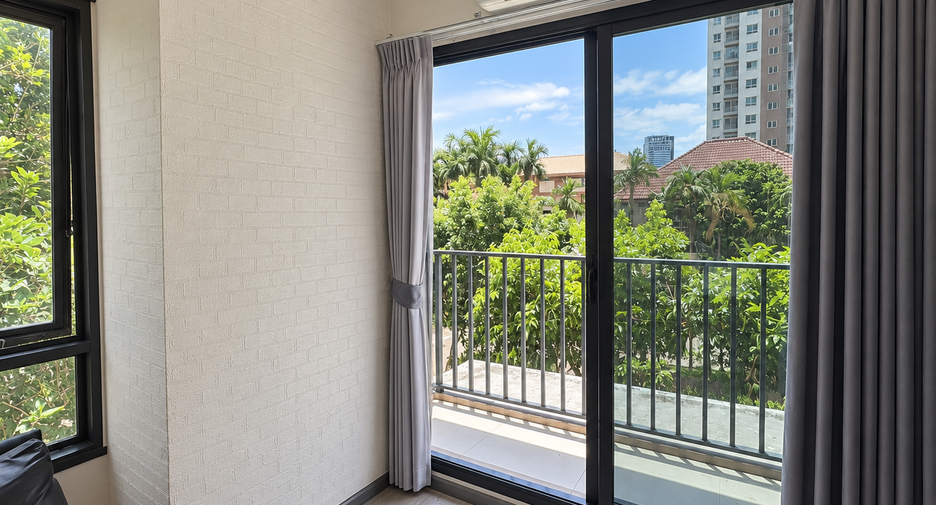 For sale 1 bed condo in Suan Luang, Bangkok