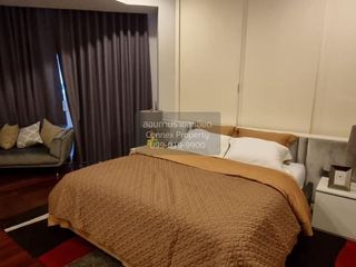 For rent 4 bedrooms condo in Huai Khwang, Bangkok