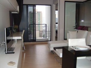 Wohnung zur Miete mit 1 Zimmer in Khlong San, Bangkok